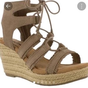 Minnetonka gladiator espadrille wedge